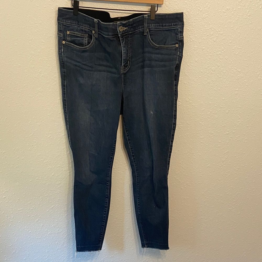Torrid Medium Wash Bombshell Skinny Premium Stretch Jeans Size 20T